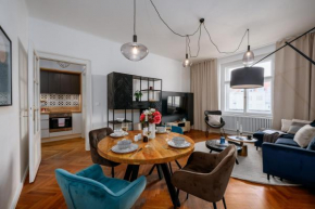 One bedroom apartment with overlooking workspace by Prague Days